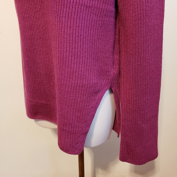 Vanessa Williams NWT ribbed sweater with asymmetrical neck and side slits - Picture 2 of 6